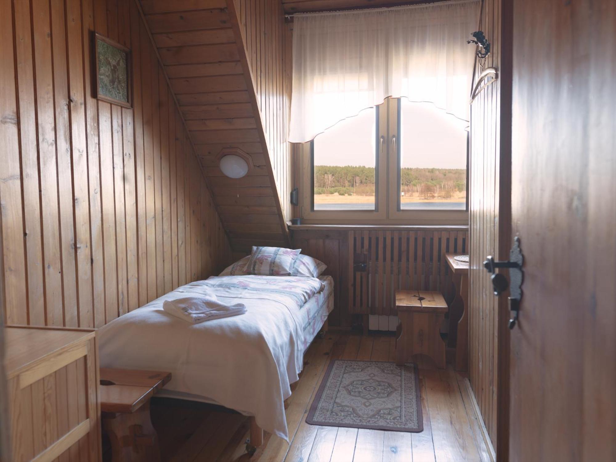 Hotel Wyrwidab Chodziez Ruang foto